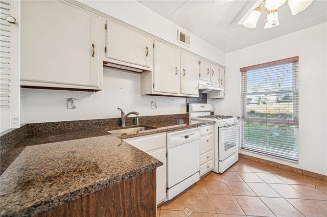 2034 Swallow Hill Rd 306, Scott Twp, PA 15220