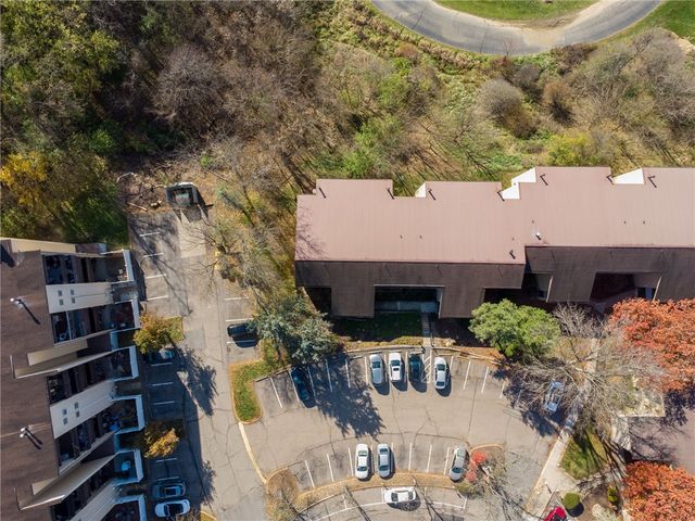 2034 Swallow Hill Rd 306, Scott Twp, PA 15220