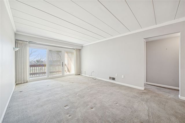 2034 Swallow Hill Rd 306, Scott Twp, PA 15220