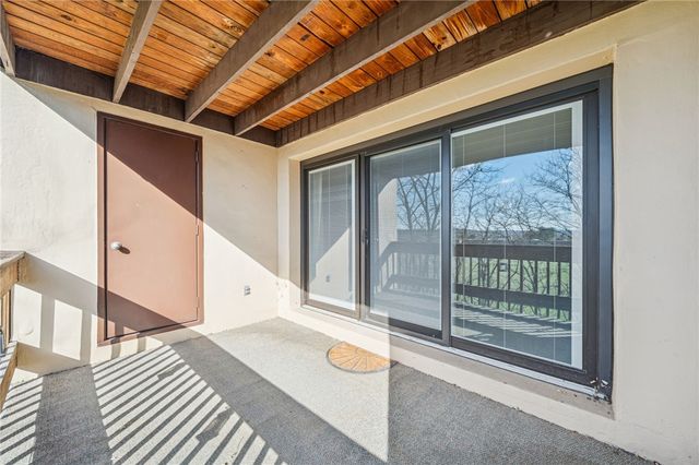 2034 Swallow Hill Rd 306, Scott Twp, PA 15220