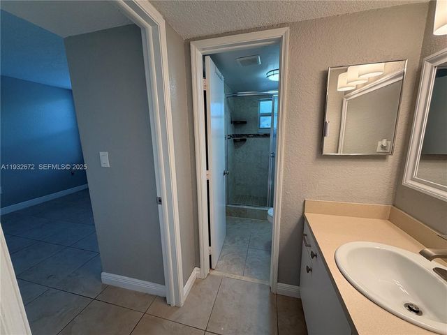 9491 Evergreen Pl 201, Davie, FL 33324