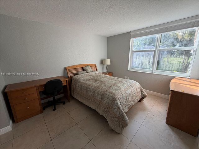 9491 Evergreen Pl 201, Davie, FL 33324