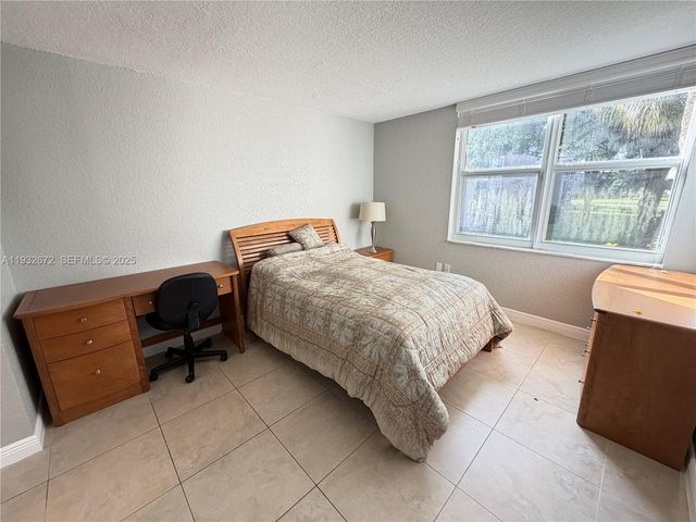 9491 Evergreen Pl 201, Davie, FL 33324