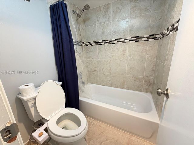 9491 Evergreen Pl 201, Davie, FL 33324