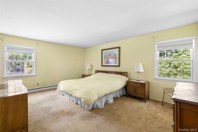 315 Laurel Lane, Laurel Hollow, NY 11791