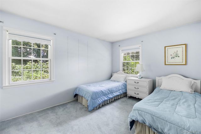 315 Laurel Lane, Laurel Hollow, NY 11791