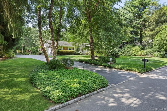 315 Laurel Lane, Laurel Hollow, NY 11791