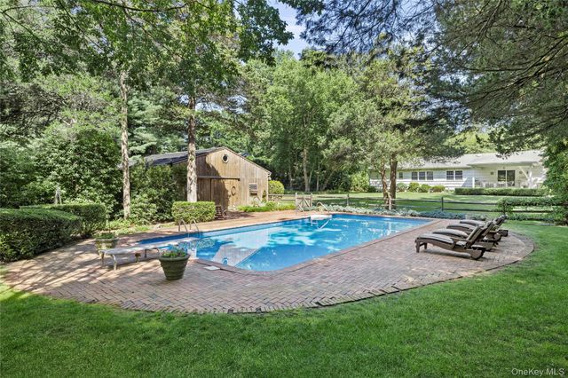 315 Laurel Lane, Laurel Hollow, NY 11791
