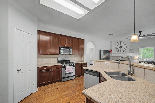 315 West Drive, Kemah, TX 77565