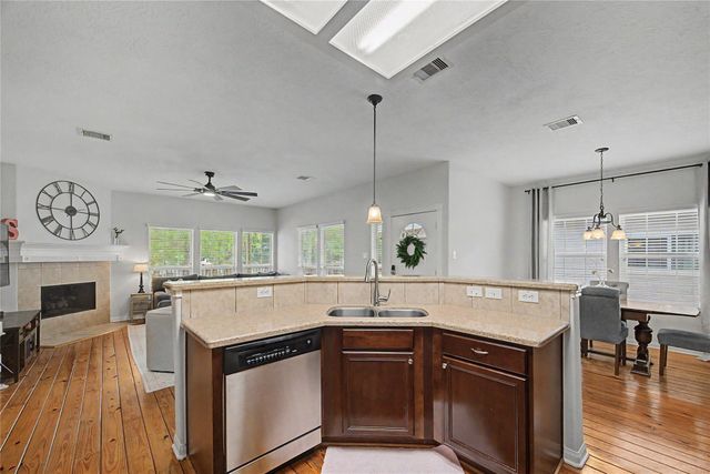315 West Drive, Kemah, TX 77565