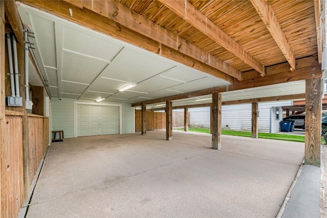 315 West Drive, Kemah, TX 77565
