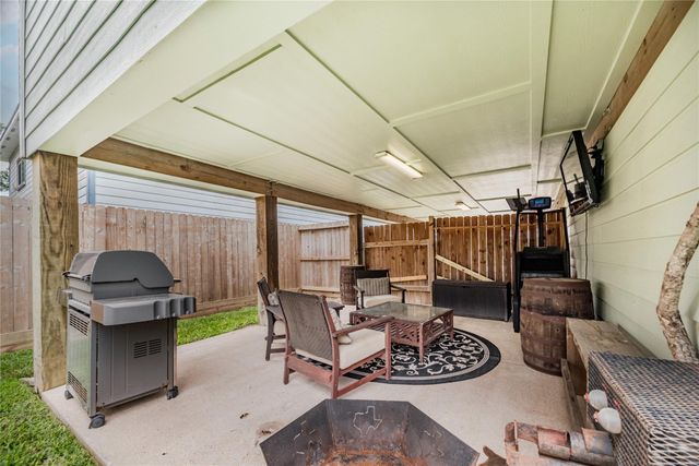 315 West Drive, Kemah, TX 77565