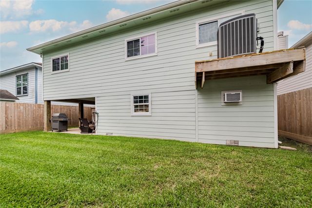 315 West Drive, Kemah, TX 77565