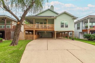 315 West Drive, Kemah, TX 77565
