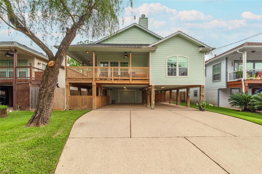 315 West Drive, Kemah, TX 77565