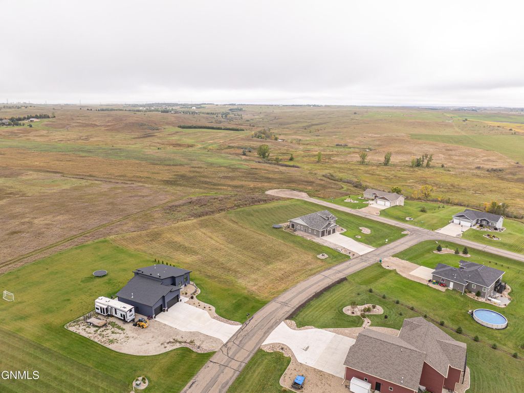 14776 Paniolo Way, Bismarck, ND 58503 photo 10