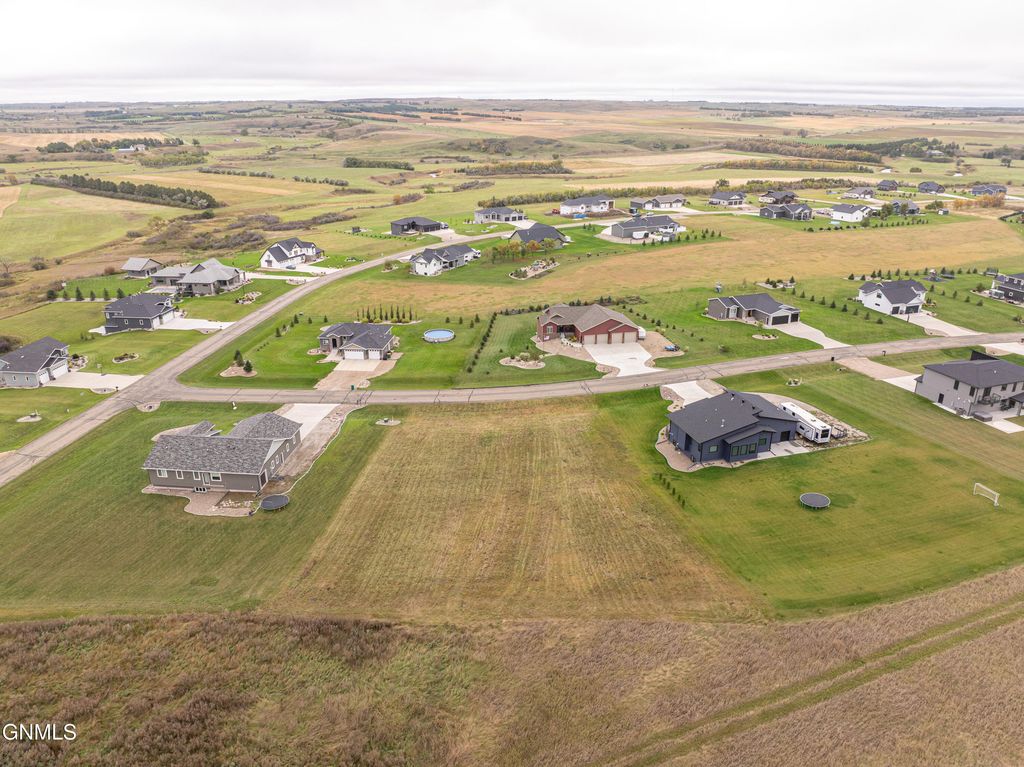 14776 Paniolo Way, Bismarck, ND 58503 photo 18