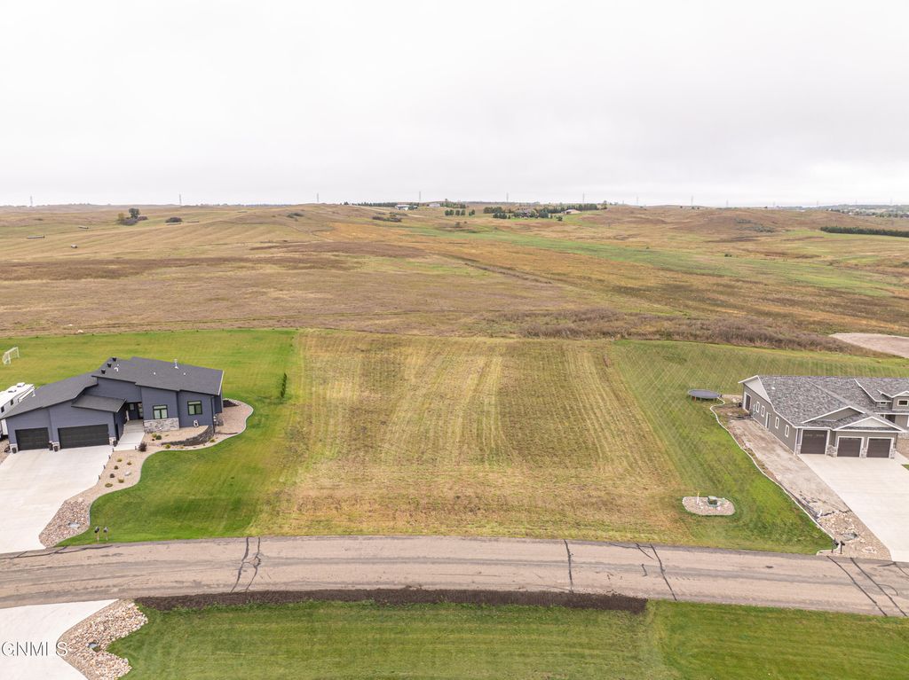 14776 Paniolo Way, Bismarck, ND 58503 photo 8