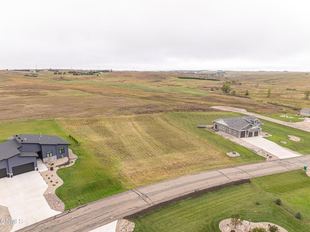 14776 Paniolo Way, Bismarck, ND 58503 photo 9