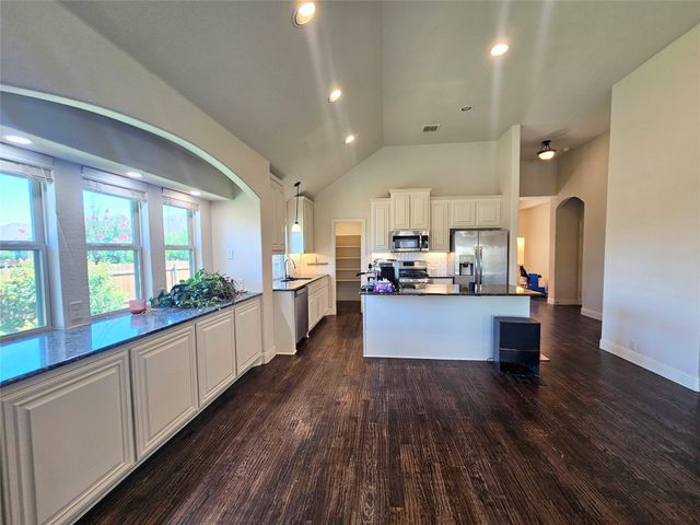 210 Spruce Valley Drive, Justin, TX 76247
