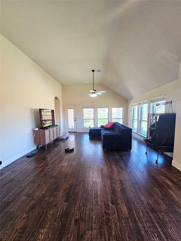 210 Spruce Valley Drive, Justin, TX 76247