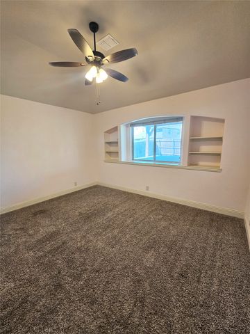 210 Spruce Valley Drive, Justin, TX 76247