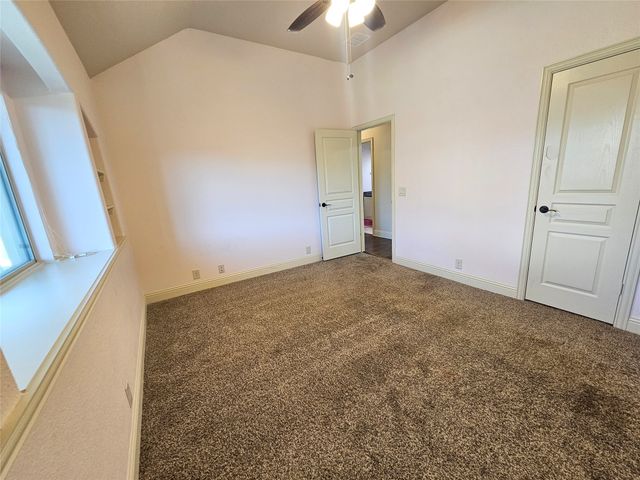 210 Spruce Valley Drive, Justin, TX 76247