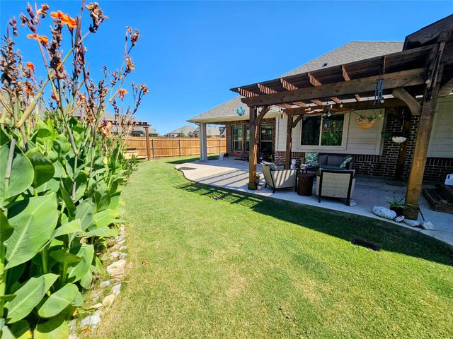 210 Spruce Valley Drive, Justin, TX 76247