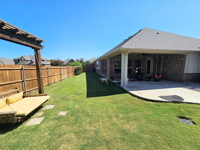210 Spruce Valley Drive, Justin, TX 76247