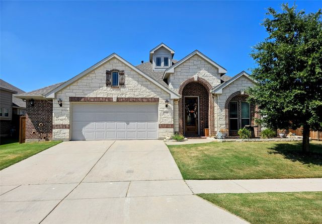 210 Spruce Valley Drive, Justin, TX 76247