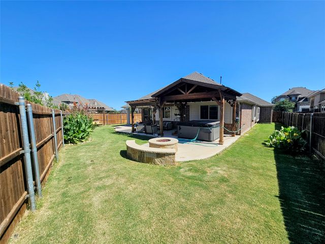 210 Spruce Valley Drive, Justin, TX 76247
