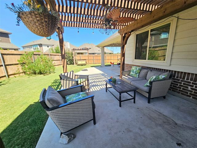 210 Spruce Valley Drive, Justin, TX 76247