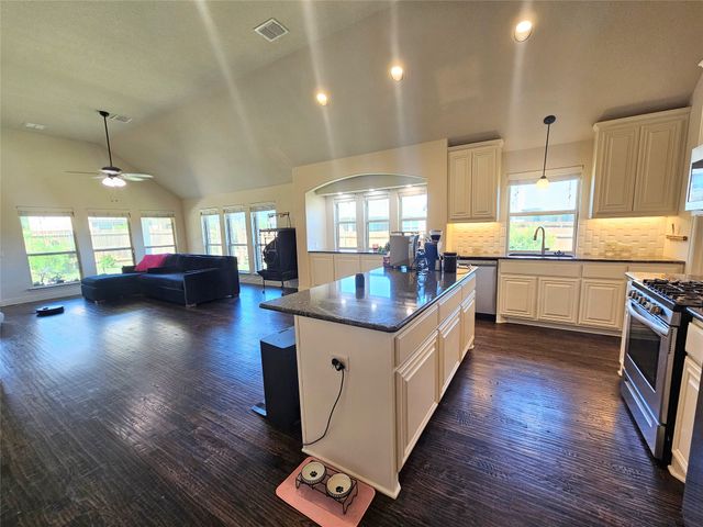 210 Spruce Valley Drive, Justin, TX 76247