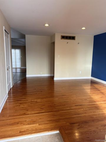 2219 Belmont Drive, Sterling Heights, MI 48310