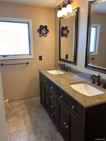 2219 Belmont Drive, Sterling Heights, MI 48310