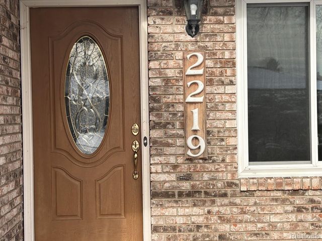 2219 Belmont Drive, Sterling Heights, MI 48310