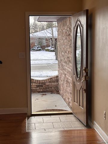 2219 Belmont Drive, Sterling Heights, MI 48310