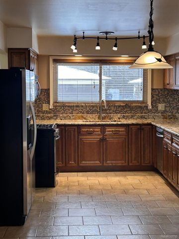 2219 Belmont Drive, Sterling Heights, MI 48310