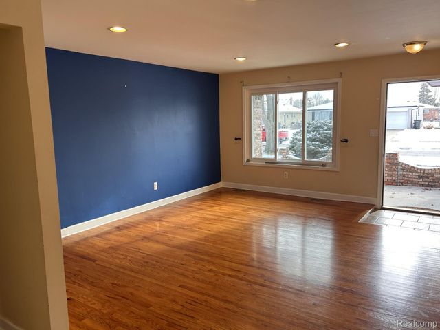 2219 Belmont Drive, Sterling Heights, MI 48310