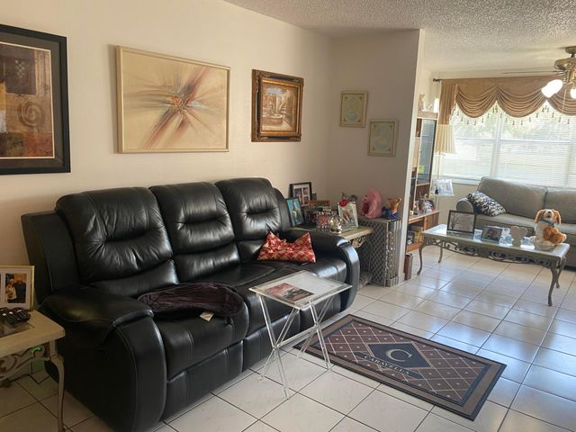 9821 Sunrise Lakes Boulevard 210, Sunrise, FL 33322