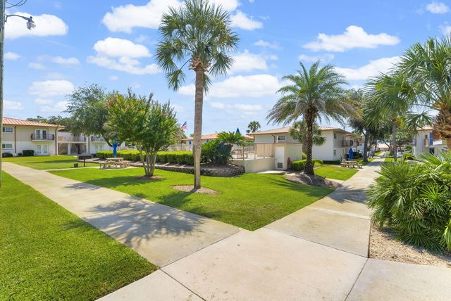 2100 W Beach Drive APT A101, Panama City, FL 32401