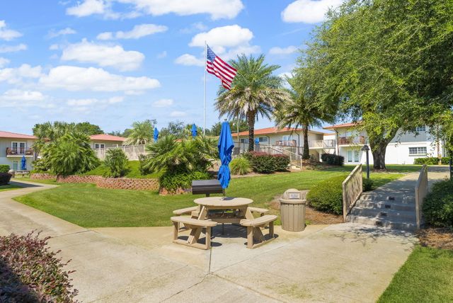 2100 W Beach Drive APT A101, Panama City, FL 32401