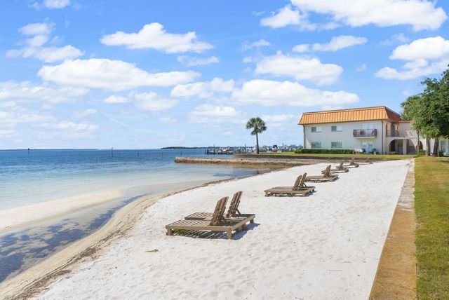 2100 W Beach Drive APT A101, Panama City, FL 32401