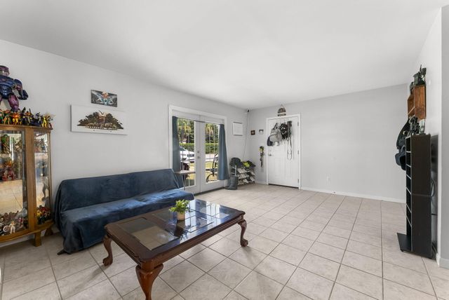 2100 W Beach Drive APT A101, Panama City, FL 32401