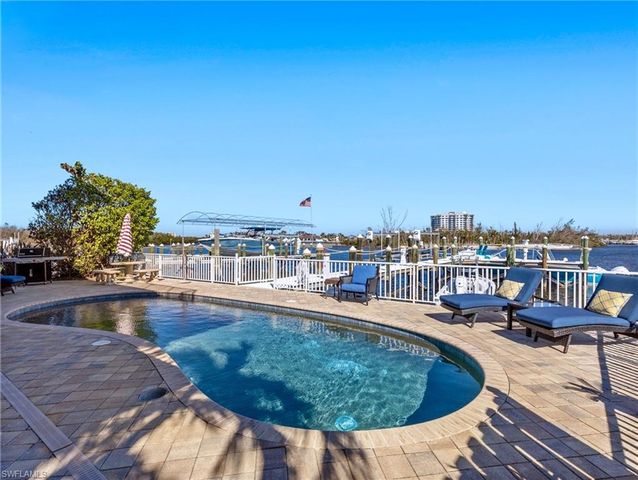921 Prescott ST, Fort Myers Beach, FL 33931