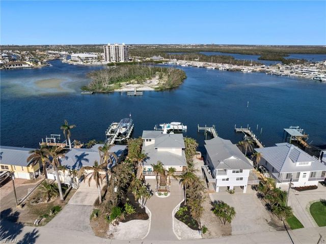 921 Prescott ST, Fort Myers Beach, FL 33931