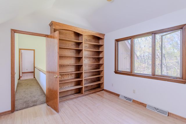 83 Brookview Lane, Valparaiso, IN 46385