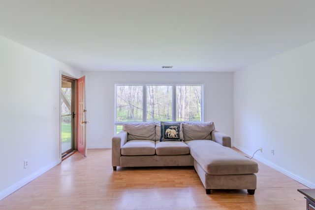 83 Brookview Lane, Valparaiso, IN 46385