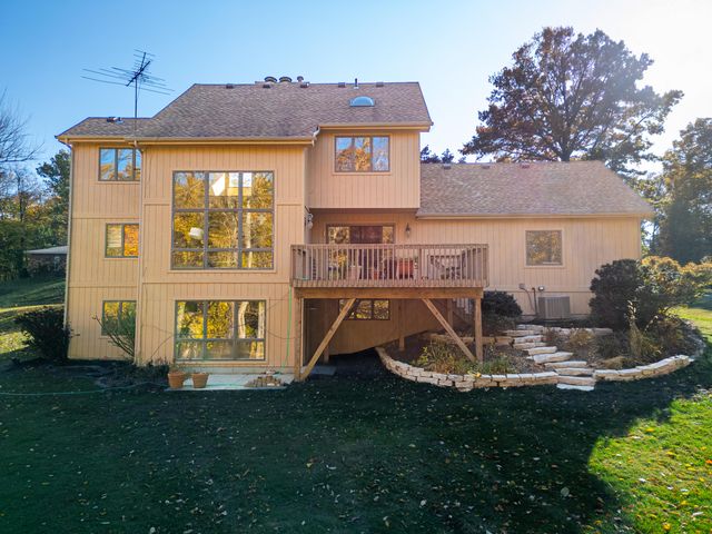 83 Brookview Lane, Valparaiso, IN 46385