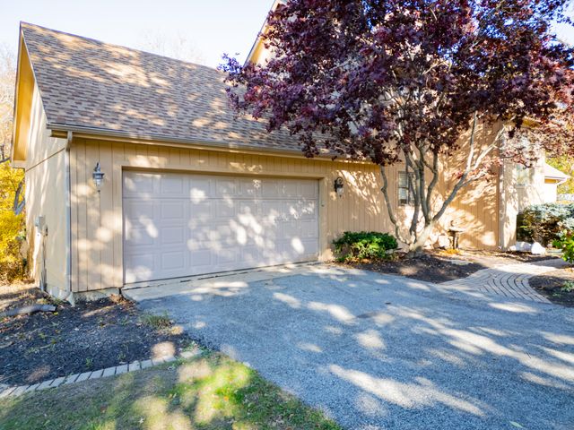 83 Brookview Lane, Valparaiso, IN 46385